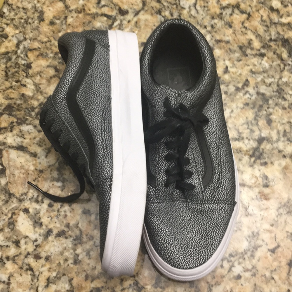 Vans - Picture 2 of 3